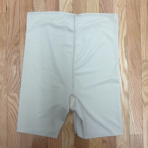 SPANX Women's Power Conceal-Her Mid-Thigh‎ Short - size 1X - Picture 5 of 7